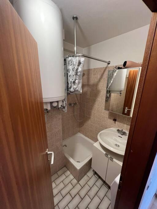 Kleines Apartment Im Zentrum Von Wuerzburg Экстерьер фото